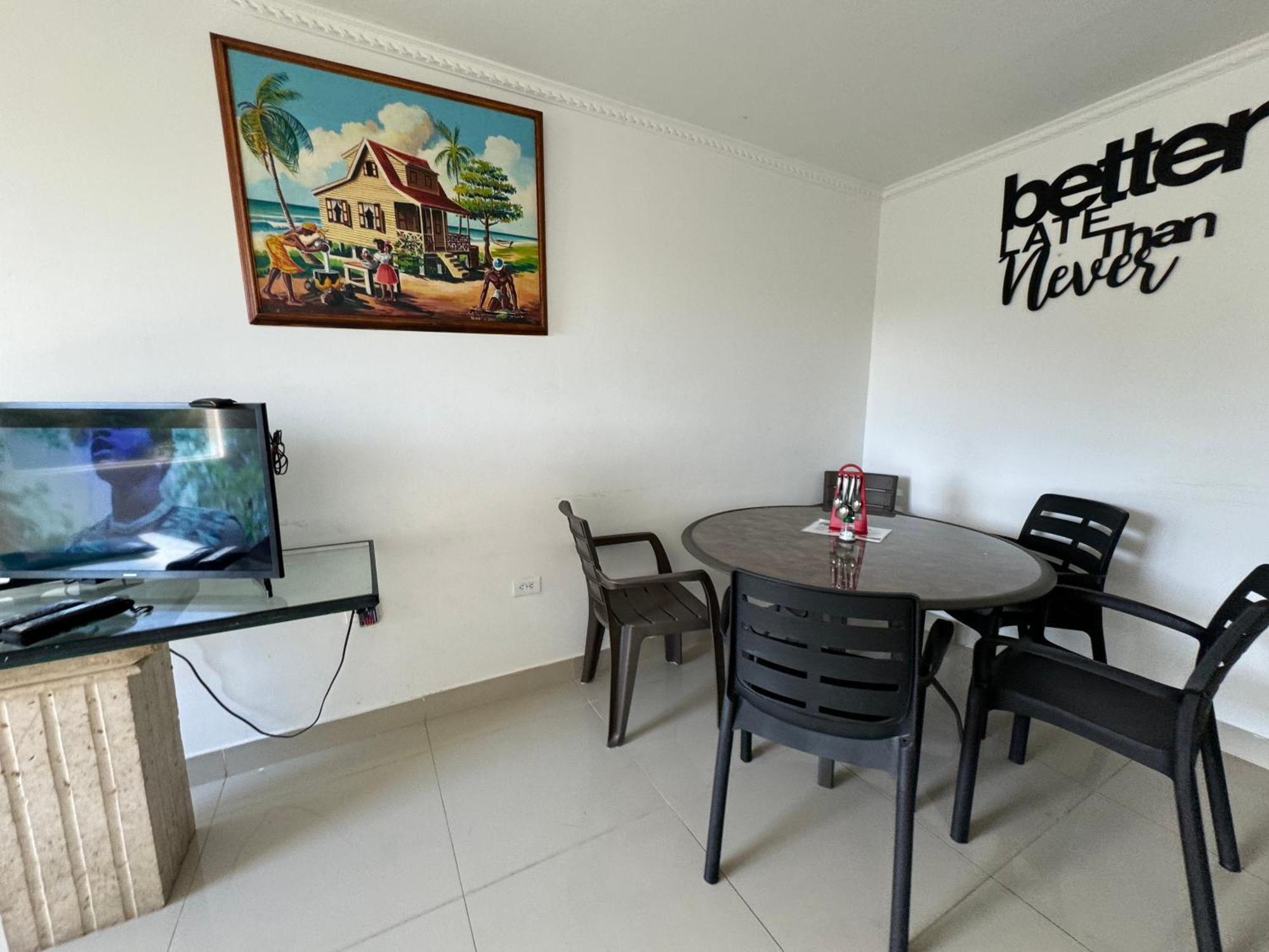 Sea Life Apartamentos En Via Principal Centro Y San Luis San Andrés Exterior foto