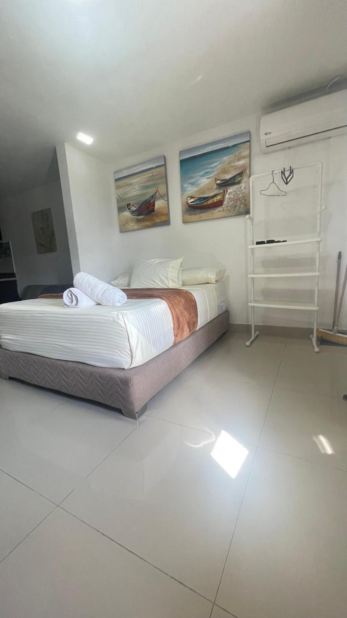 Sea Life Apartamentos En Via Principal Centro Y San Luis San Andrés Exterior foto