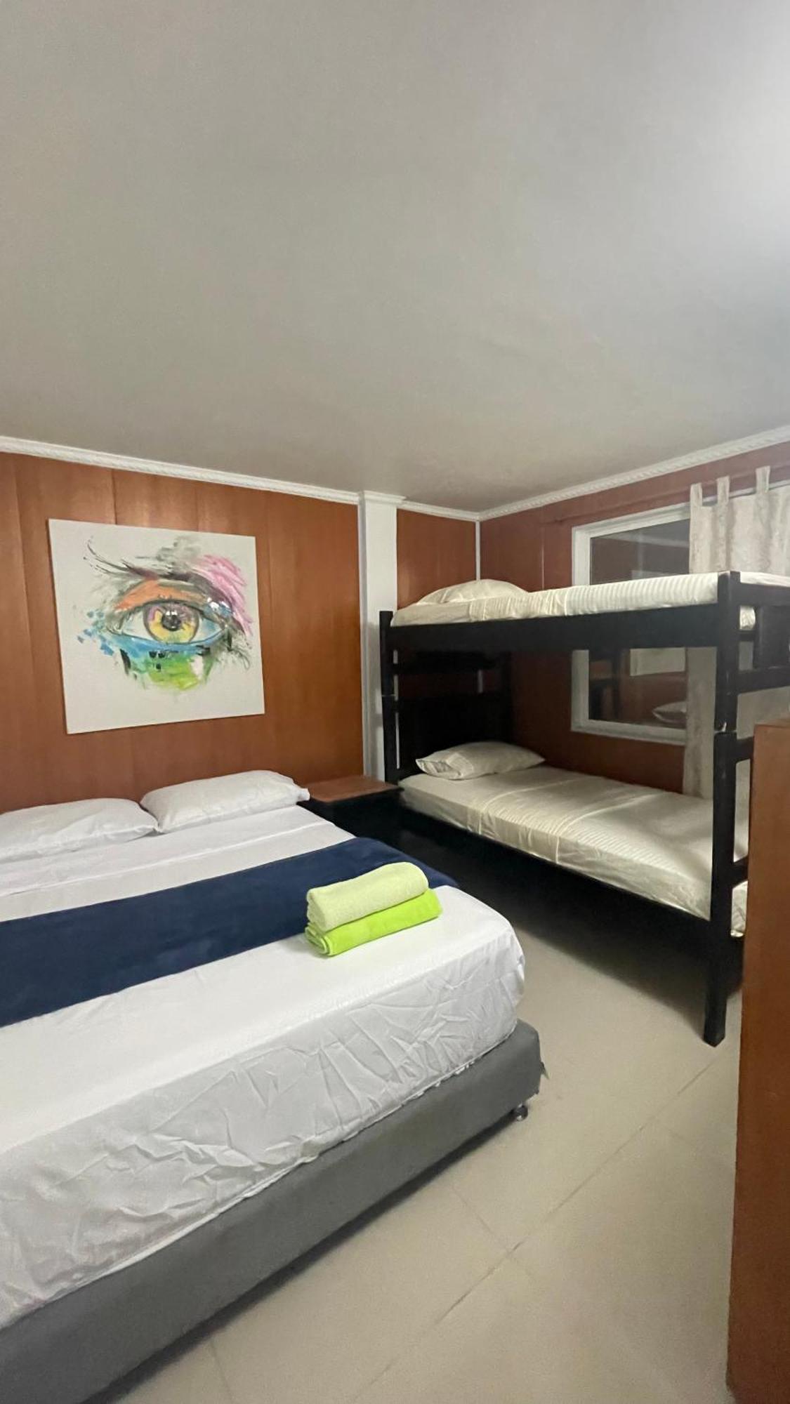 Sea Life Apartamentos En Via Principal Centro Y San Luis San Andrés Exterior foto